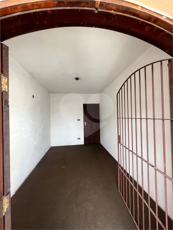 Casa à venda com 3 quartos em Vila Vitória, Mogi das Cruzes, SP