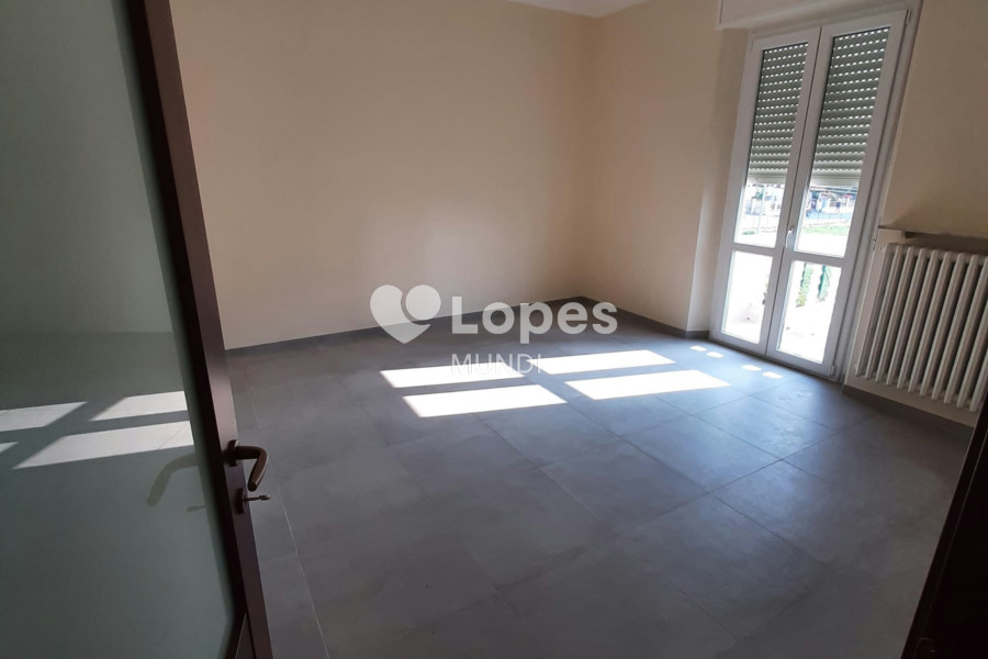 Casa renovada com 4 quartos à venda em Trino, Vercelli – 2 unidades independentes
