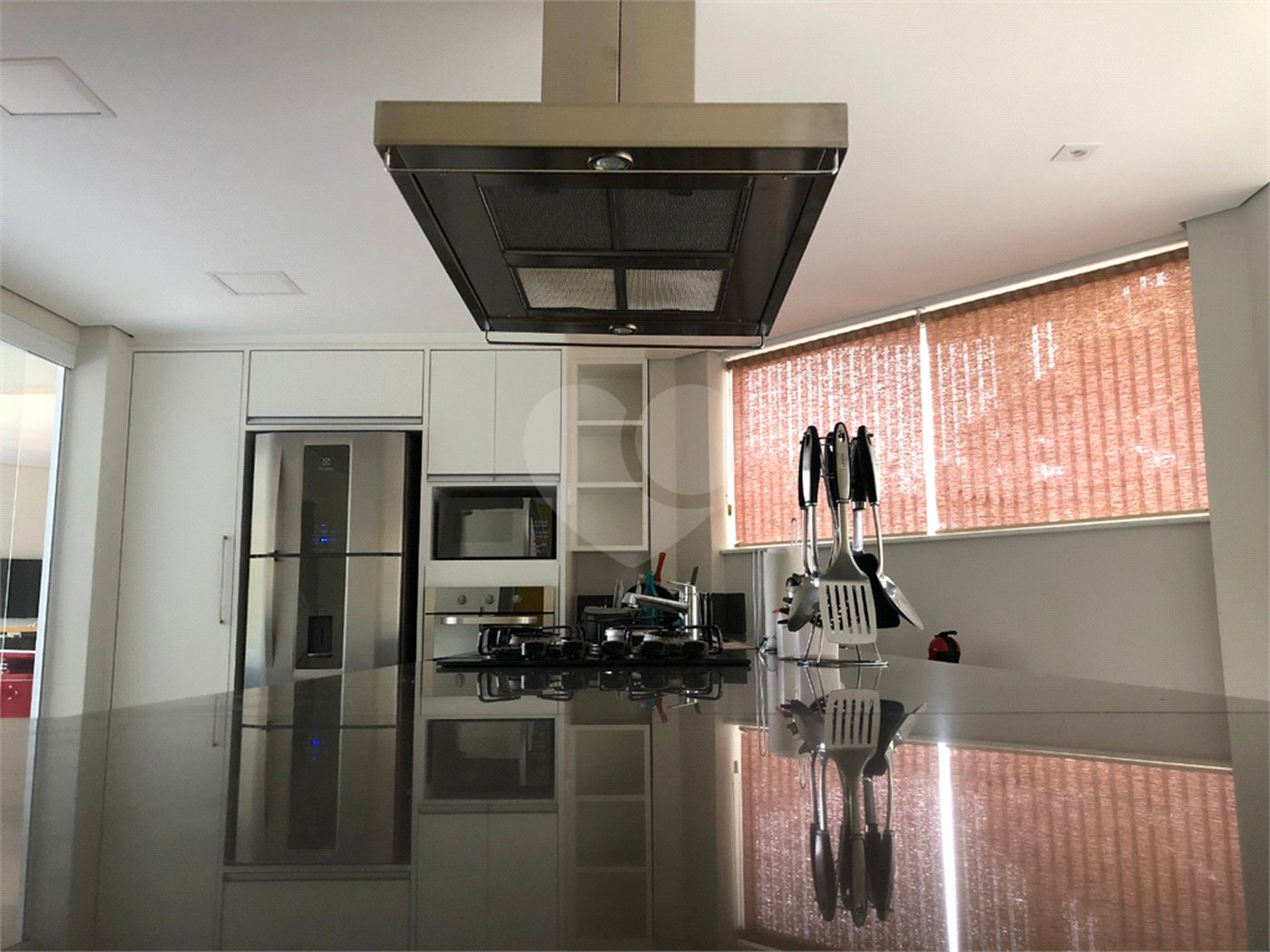 Casa à venda com 3 quartos, sendo 1 suíte, no condomínio Alpes de Vinhedo, Vinhedo - SP