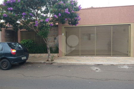 Casa à venda com 3 quartos, sendo 1 suíte, em Chácara São João, São Carlos, SP