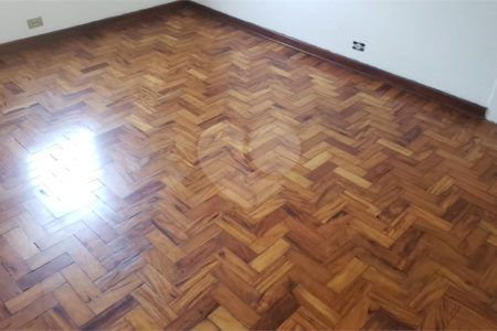 Sobrado à venda com 3 quartos, sendo 1 suíte, em Horto Florestal, São Paulo, SP