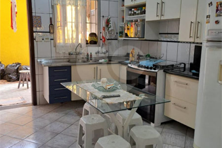 Sobrado à venda com 4 quartos, sendo 2 suítes, em Jardim Modelo, Suzano, SP