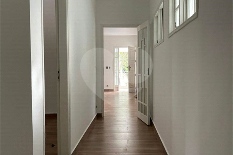 Casa à venda com 3 quartos, sendo 2 suítes, em Jardim Leonor Mendes de Barros, São Paulo, SP