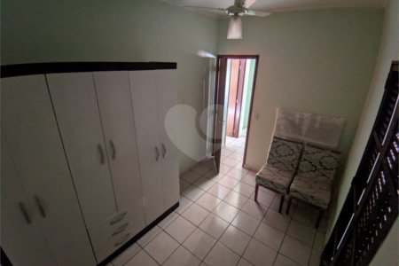 Casa à venda com 4 quartos, sendo 1 suíte, em Valentina Figueiredo, Ribeirão Preto, SP