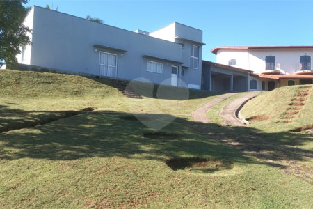 Casa à venda com 3 quartos, sendo 1 suíte, em Alpes D'ouro, Bom Jesus dos Perdões, SP