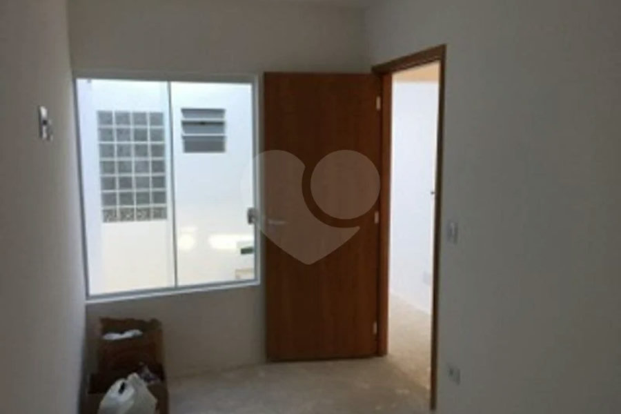 Sobrado novo nunca habitado.
