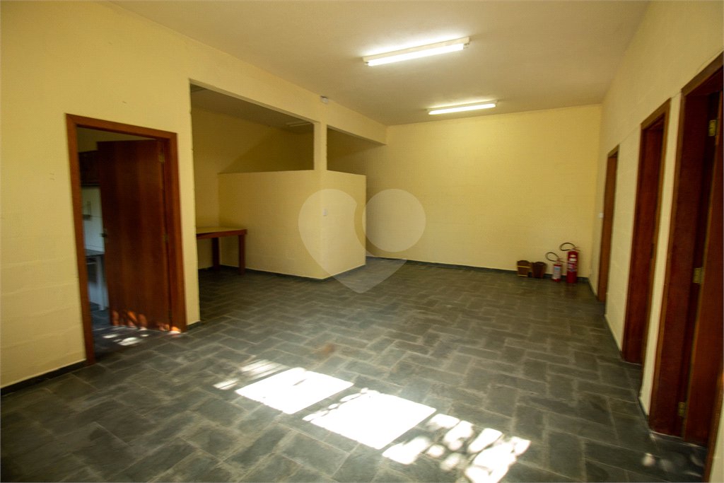 Salão Comercial para alugar em Esplanada Mendes Moraes, São Roque, SP