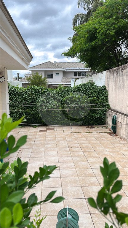 Casa à venda com 5 quartos, sendo 4 suítes,  no condomínio Terras de Santa Clara, Jacareí - SP