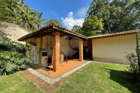 Casa à venda com 4 quartos, sendo 1 suíte, em Vila Morumbi, São Paulo, SP