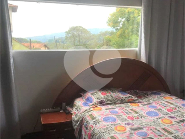 Casa à venda com 3 quartos, sendo 1 suíte,  no condomínio Iara Branca, Mairiporã - SP