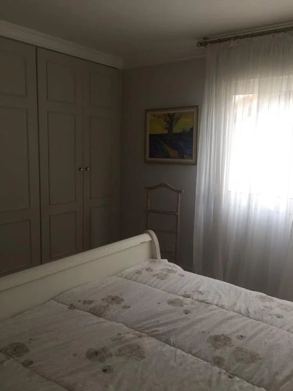 Casa à venda com 5 quartos, sendo 4 suítes, no condomínio Jardim Vitória Régia, São Paulo - SP