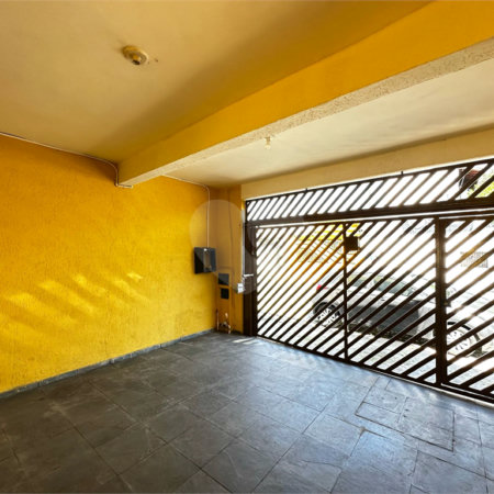 Sobrado à venda com 4 quartos, sendo 1 suíte, em Vila Amorim, Suzano, SP