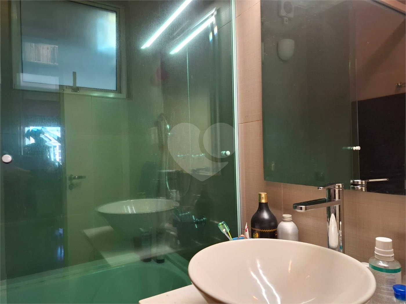 Apartamento à venda com 2 quartos, sendo 1 suíte,  em Pinheiros, São Paulo, SP