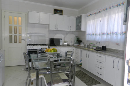 Casa à venda com 3 quartos, sendo 1 suíte, em Parque Vitória, São Paulo, SP