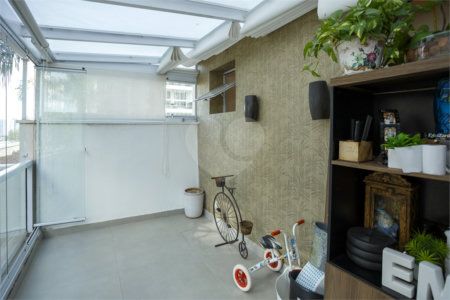 Apartamento à venda com 3 suítes em Campo Belo, São Paulo, SP