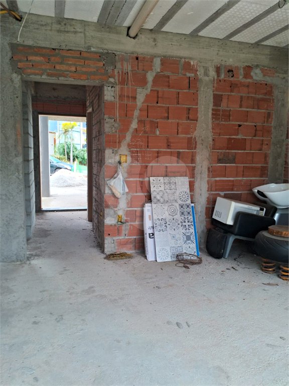 Casa à venda com 3 quartos, sendo 1 suíte, no condomínio Mosaico da Serra, Mogi das Cruzes - SP