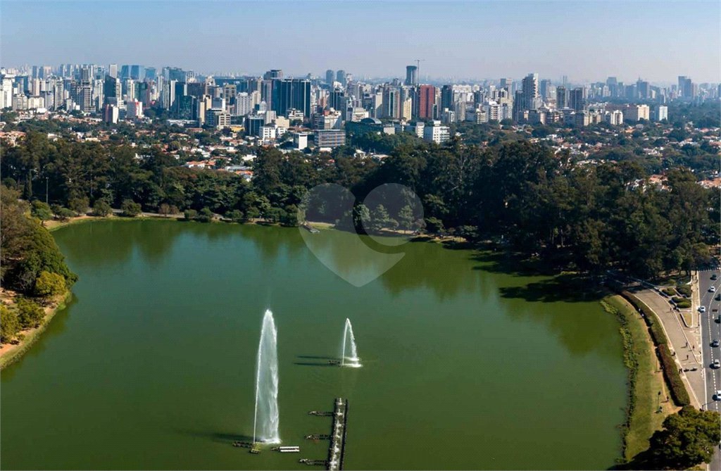Apartamento à venda com 4 suítes em Moema, São Paulo, SP