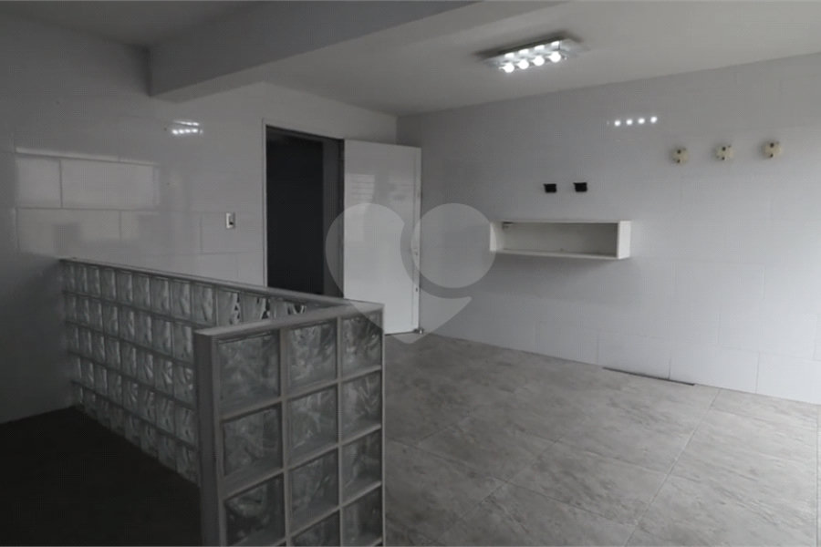Sobrado à venda com 4 quartos em Vila Guilherme, São Paulo, SP