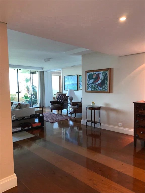 Apartamento à venda com 4 suítes em Vila Suzana, São Paulo, SP