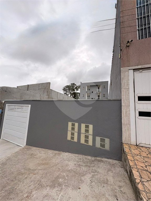 Casa à venda com 3 quartos, sendo 1 suíte, no condomínio Felipe Camarao, Poá - SP