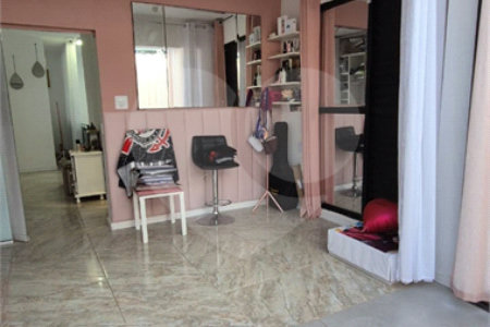 Casa à venda com 3 quartos em Vila Oliveira, Mogi das Cruzes, SP