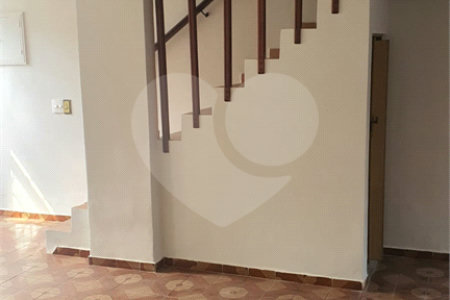 Sobrado à venda com 3 quartos em Vila Nilo, São Paulo, SP