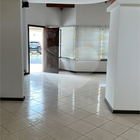Casa para alugar com 3 suítes no condomínio Jardim Siriema, Atibaia - SP
