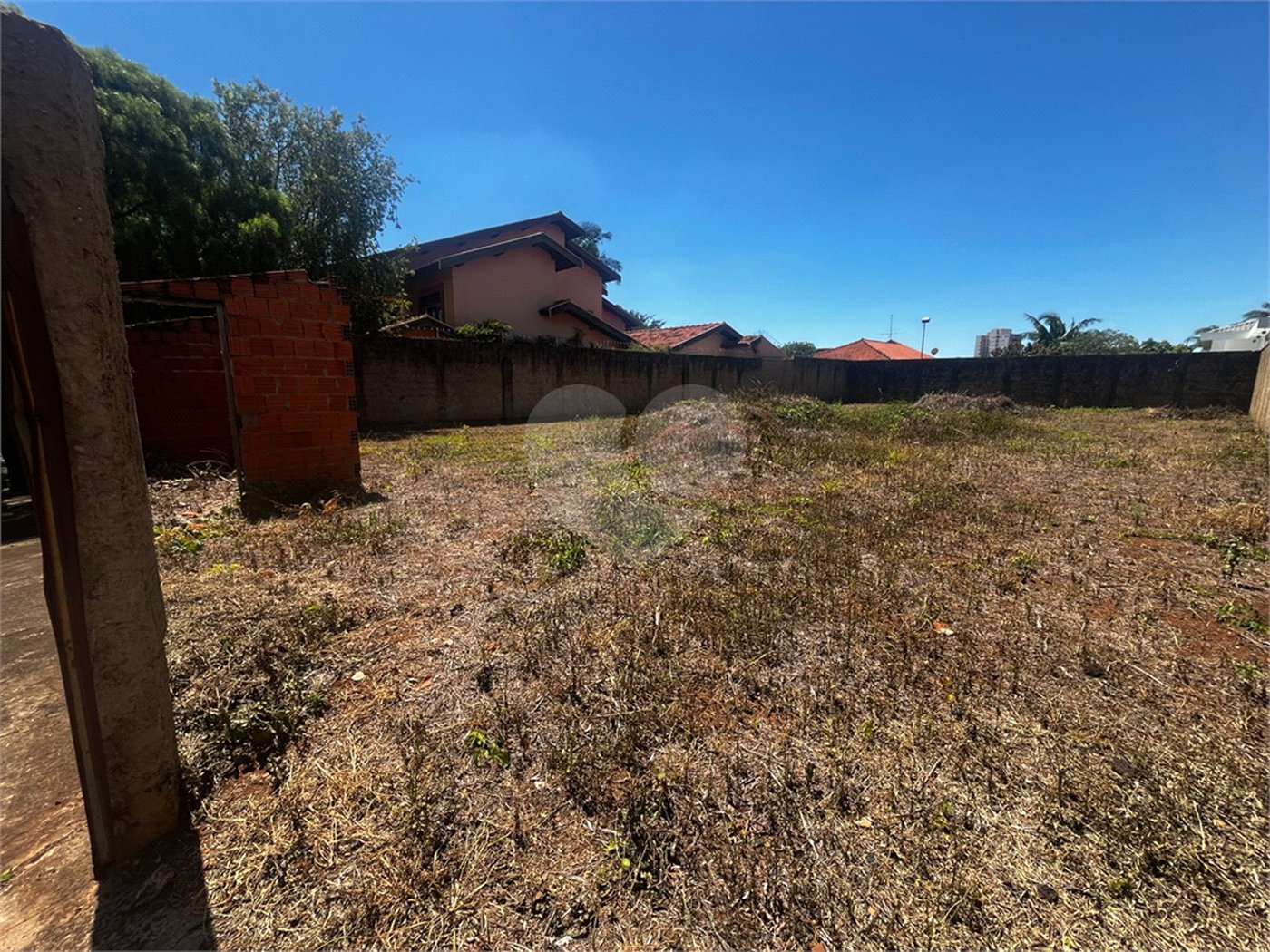 Terreno com 586,00 m² á Venda.