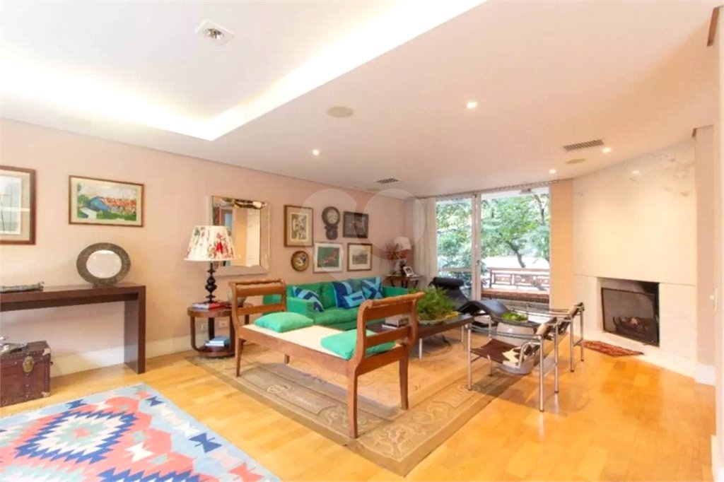 Casa à venda ou para alugar com 4 suítes no condomínio Araucárias, São Paulo - SP