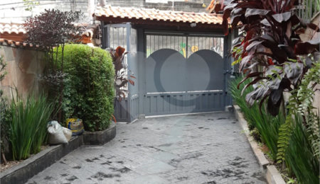 Sobrado à venda com 3 quartos, sendo 1 suíte,  em Vila Mazzei, São Paulo, SP