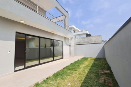 Casa à venda com 3 suítes no condomínio Vita Verdi, Valinhos - SP