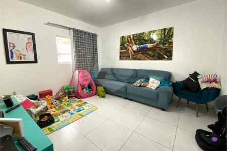 Casa à venda com 3 quartos, sendo 1 suíte, em Vila Barcelona, Sorocaba, SP