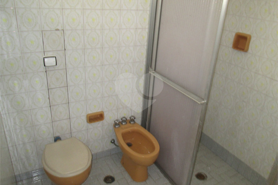 Sobrado à venda com 3 quartos em Horto, São Paulo, SP