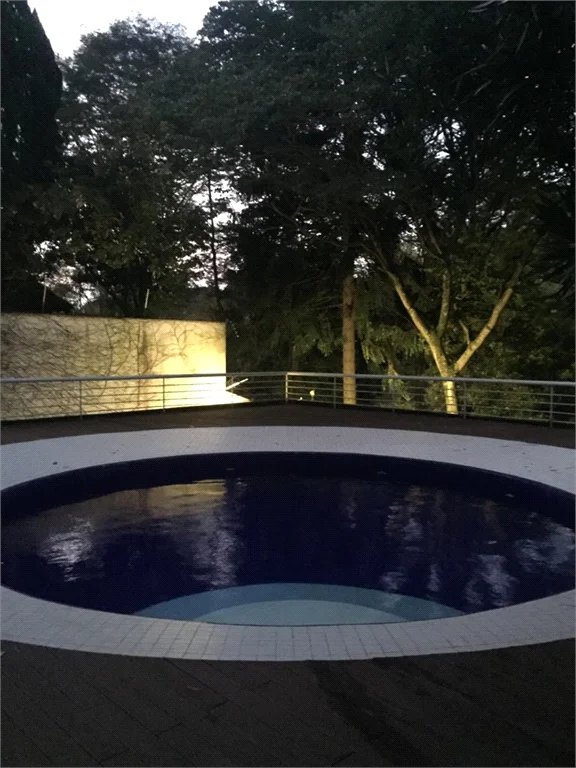 Sobrado à venda com 6 quartos, sendo 4 suítes, em Fazenda Morumbi, São Paulo, SP