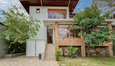 Sobrado à venda com 5 quartos, sendo 3 suítes, em Chácara Monte Alegre, São Paulo, SP