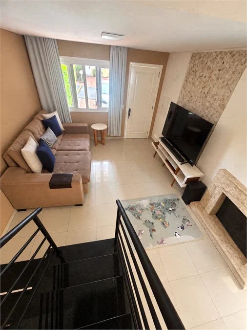 Casa à venda com 3 quartos, sendo 1 suíte, no condomínio Vilagio Viccino, São Paulo - SP