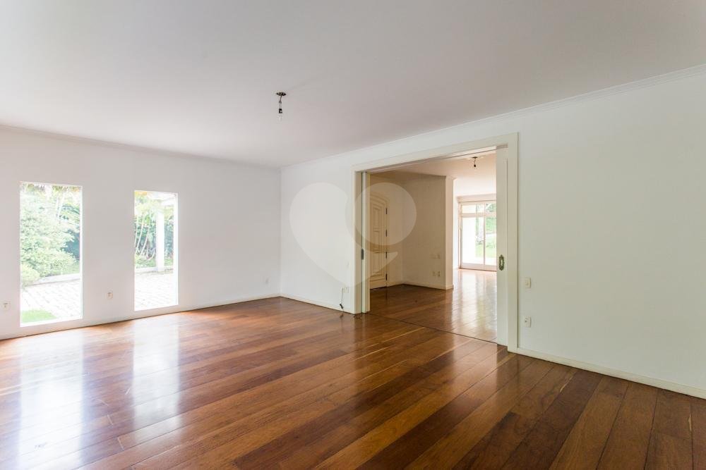 Casa para alugar com 4 suítes no condomínio Chácara Flora, São Paulo - SP