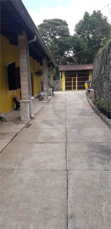 Casa à venda com 4 quartos, sendo 2 suítes, no condomínio Gleba II, Mairiporã - SP