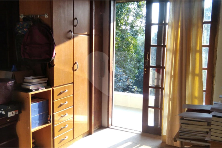 Casa à venda com 6 quartos, sendo 1 suíte, no condomínio Associação Reserva das Hortênsias, Mairiporã - SP