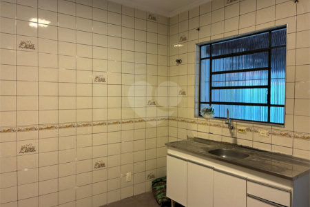 Casa à venda com 3 quartos, sendo 1 suíte,  em Vila Figueira, Suzano, SP