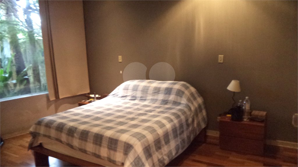 Sobrado à venda com 6 quartos, sendo 2 suítes,  em Chácara Monte Alegre, São Paulo, SP