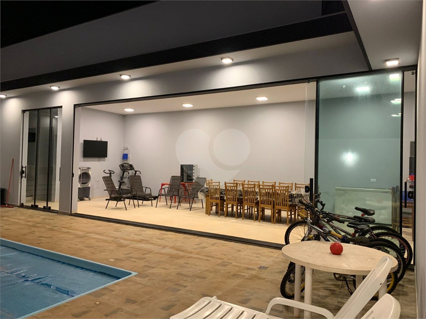 Casa à venda com 2 quartos, sendo 3 suítes, no Centro, Salto Grande, SP
