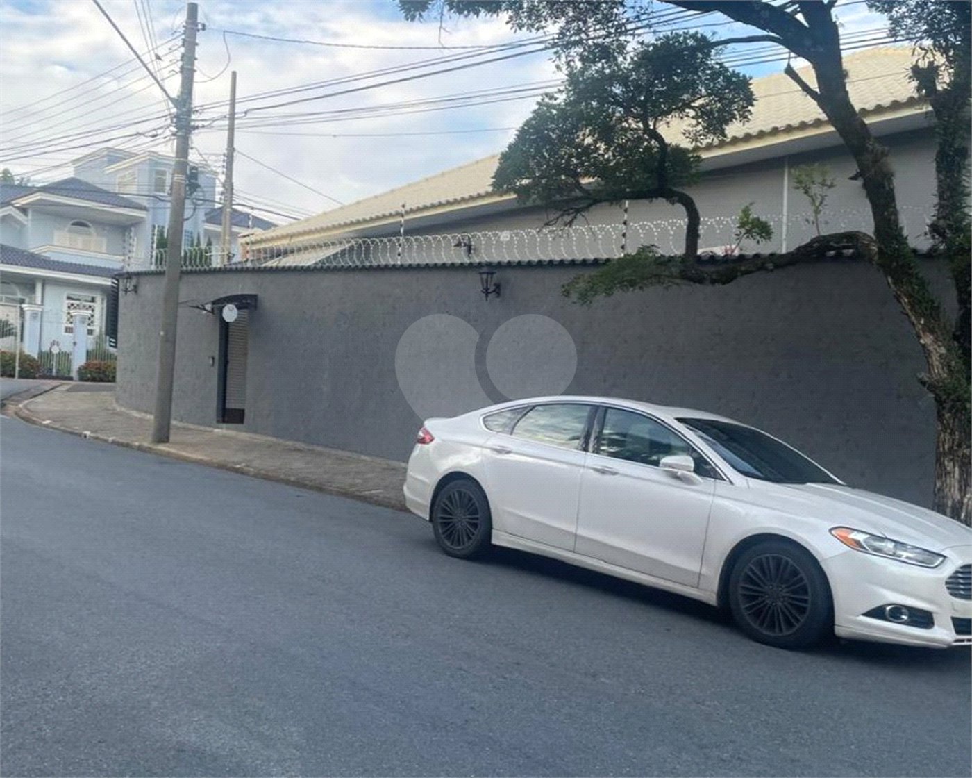 Casa à venda com 3 quartos, sendo 1 suíte,  em Jardim Santa Rosália, Sorocaba, SP