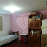 Casa à venda com 4 quartos, sendo 1 suíte,  em Jardim Helga, São Paulo, SP