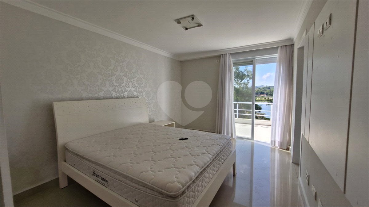 Casa à venda ou para alugar com 5 quartos, sendo 4 suítes, no condomínio Shamballa II, Atibaia - SP