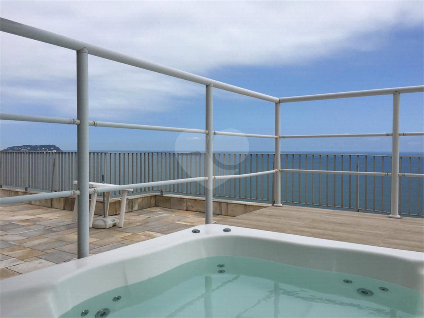 Apartamento à venda com 3 quartos em Pitangueiras, Guarujá, SP