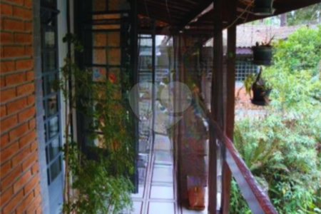 Casa à venda com 3 quartos, sendo 1 suíte, em Roseira, Mairiporã, SP