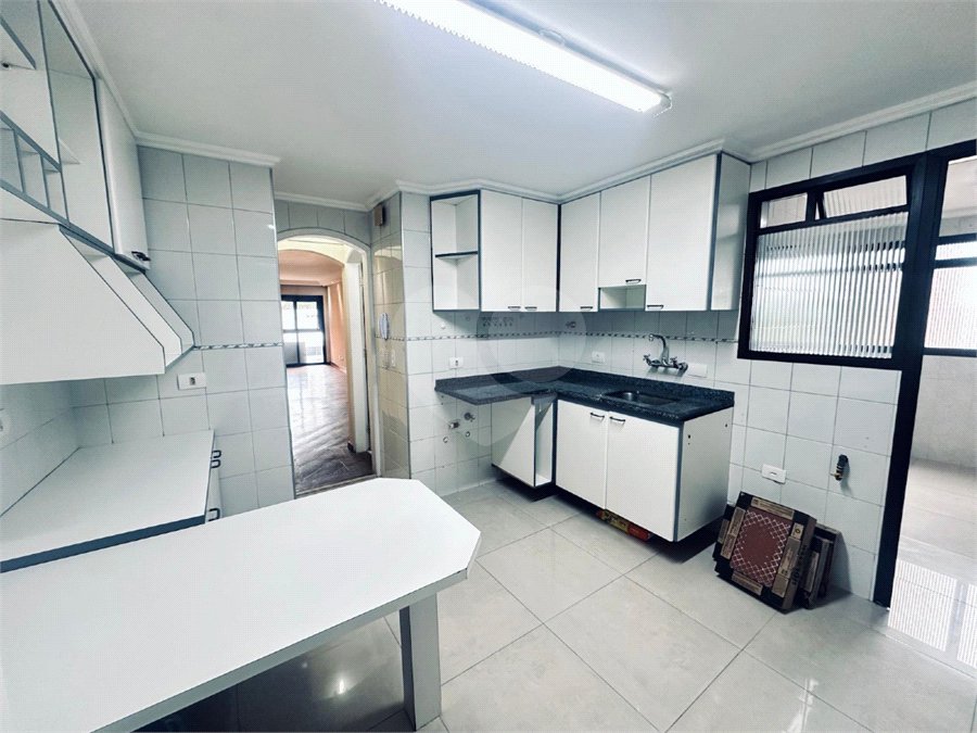 Apartamento à venda com 3 quartos, sendo 1 suíte, em Alto da Boa Vista, São Paulo, SP