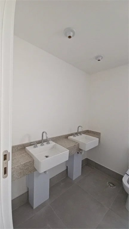 Apartamento à venda com 4 quartos, sendo 3 suítes, em Água Branca, São Paulo, SP
