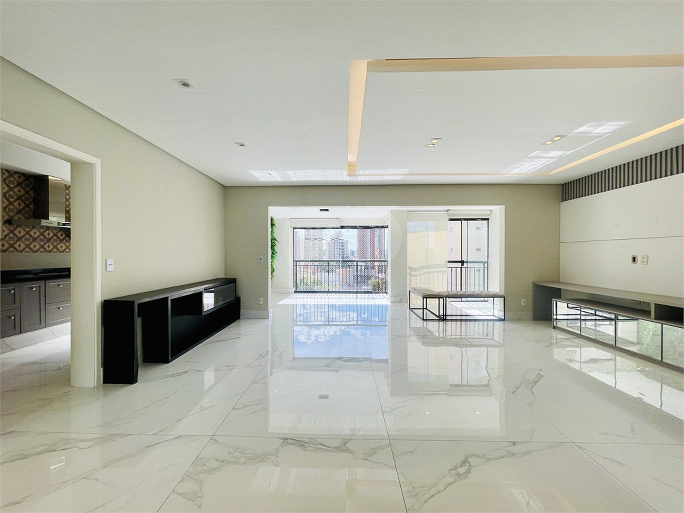 Apartamento à venda com 3 suítes em Vila Gilda, Santo André, SP